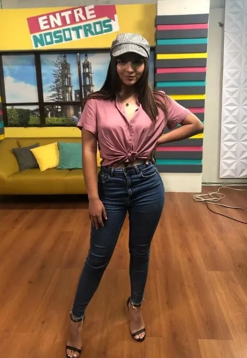 Kenia Gomez, la puta influencer que engañó a su novio.