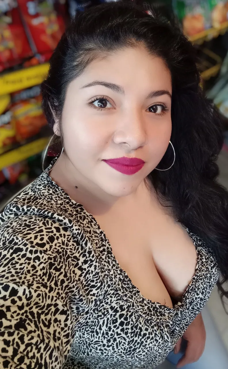 Mi comadre Caro de nuevo tetas Jugosas 🤤