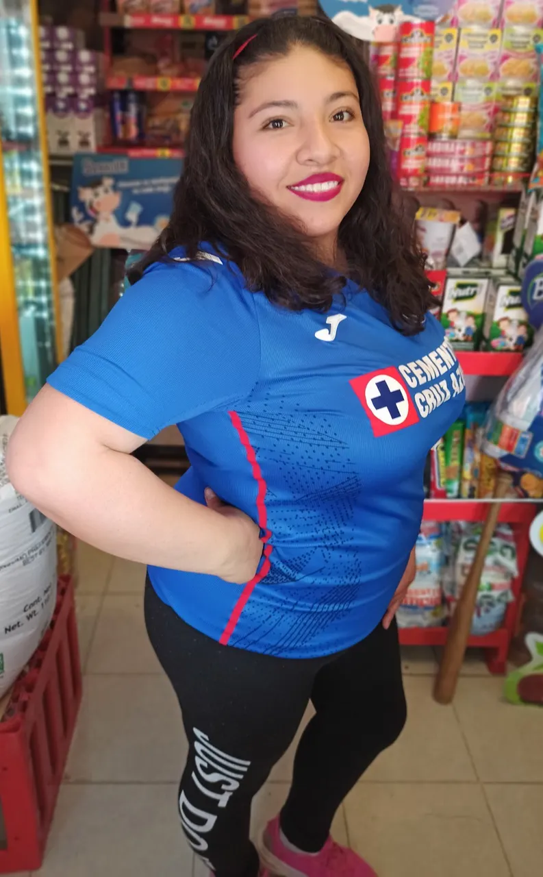 Mi comadre Caro de nuevo tetas Jugosas 🤤