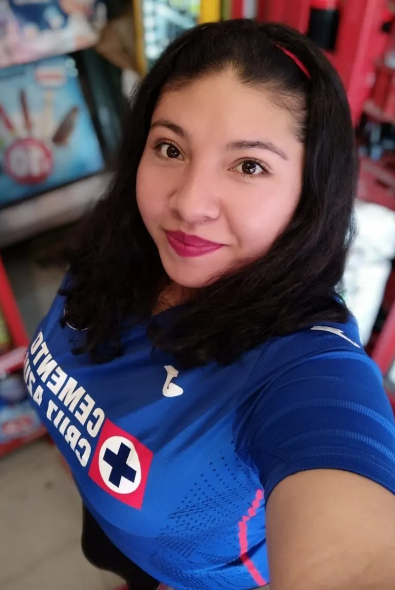 Mi comadre Caro de nuevo tetas Jugosas 🤤