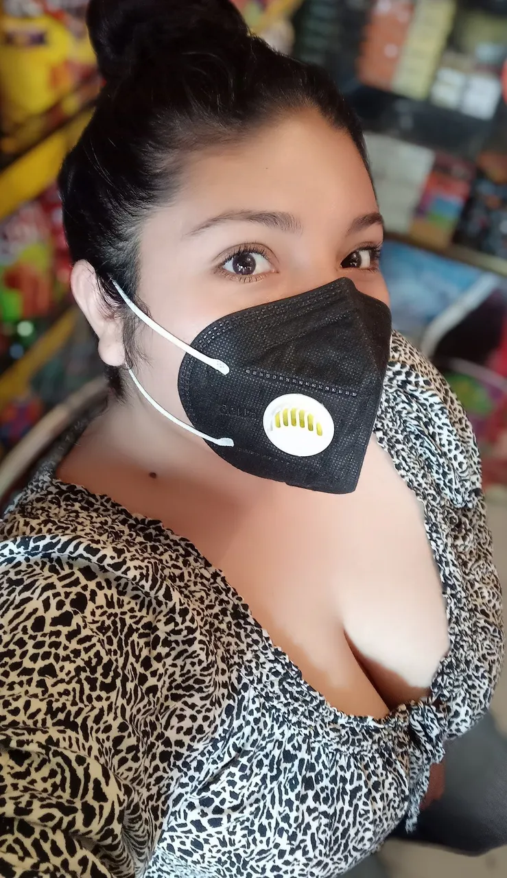 Mi comadre Caro de nuevo tetas Jugosas 🤤