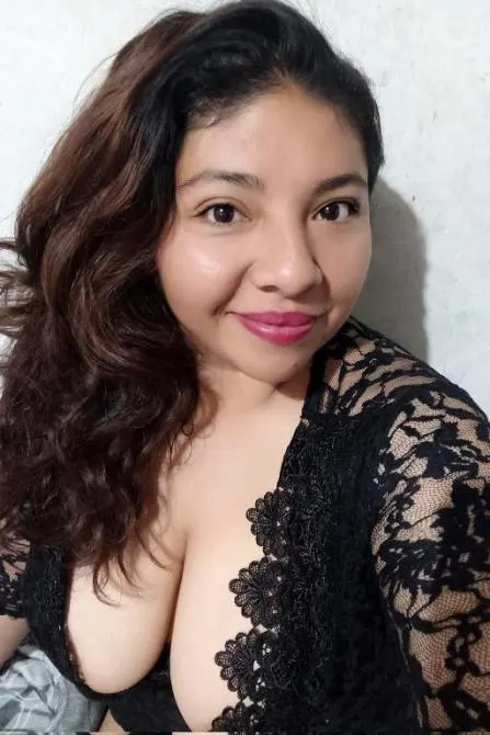 Mi comadre Caro de nuevo tetas Jugosas 🤤