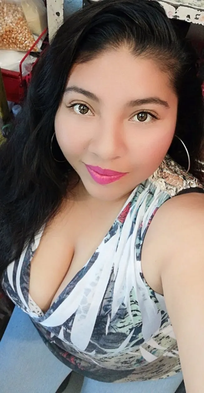 Mi comadre Caro de nuevo tetas Jugosas 🤤