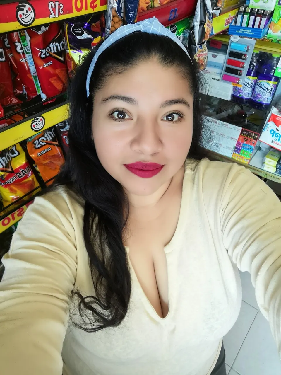 Mi comadre Caro de nuevo tetas Jugosas 🤤