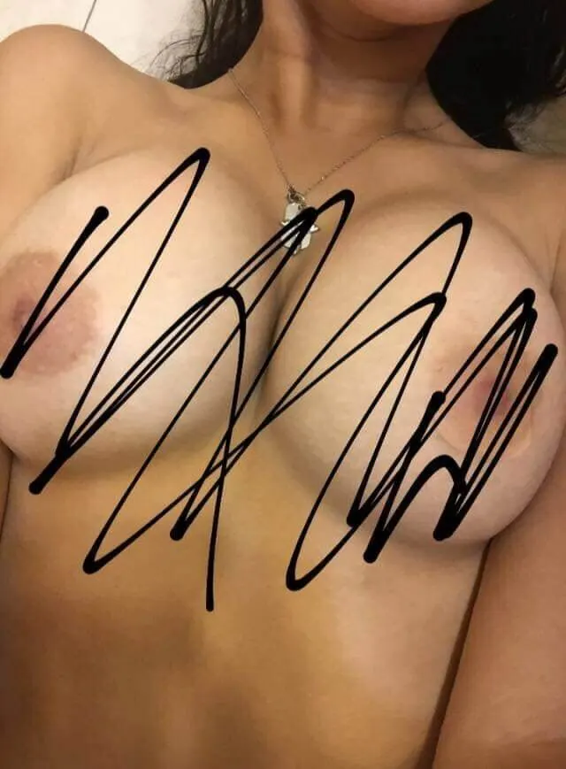 Veamos este pack de Esta morrita con ricas tetas