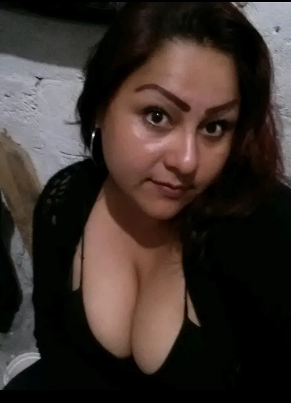Más de esta señora super tetoncisima!!!