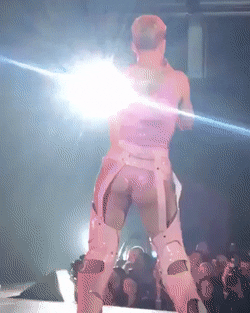 Katy Perra GIFS tetas y culazo