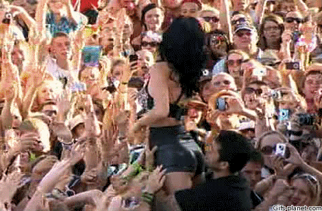 Katy Perra GIFS tetas y culazo