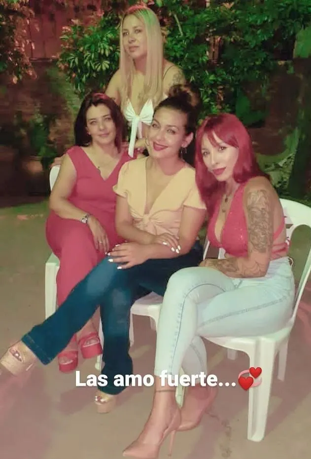 Mexicana tetona y tatuada. Soft