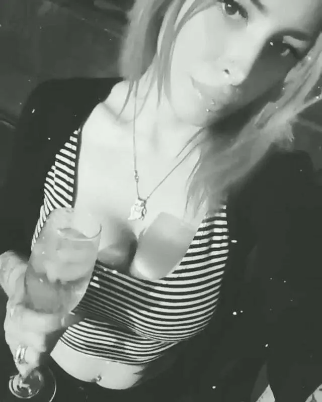 Mexicana tetona y tatuada. Soft