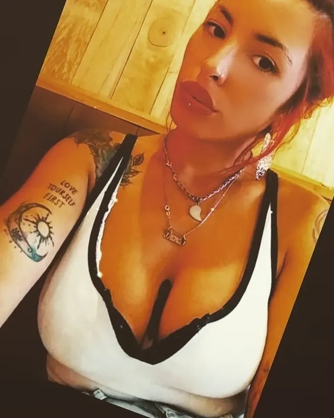 Mexicana tetona y tatuada. Soft