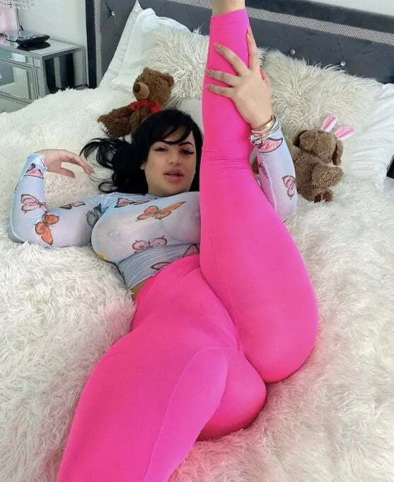 @reallissaaires;Instagram (Argentina de Onlyfans)
