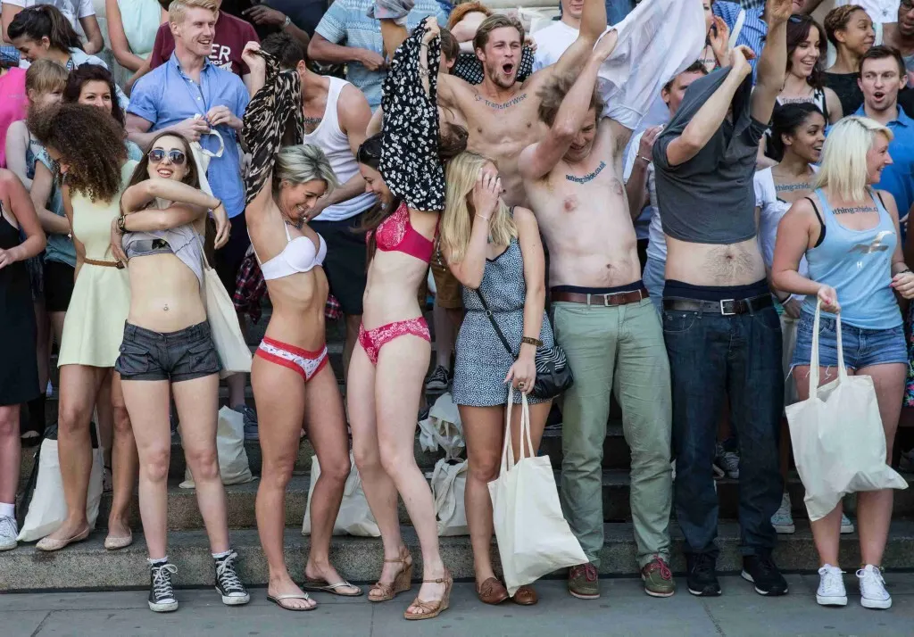 Desnudas en Publico - Flashing 33