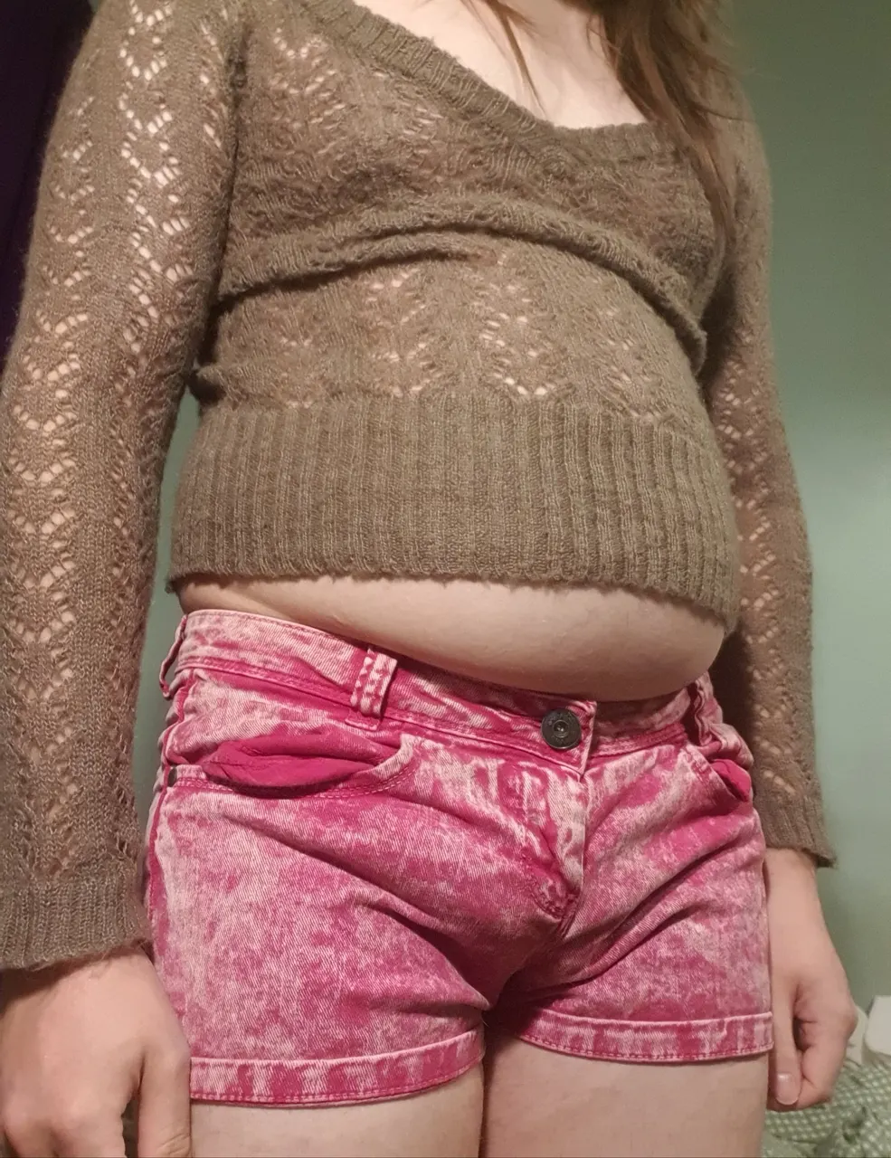 Sisyy in short shorts