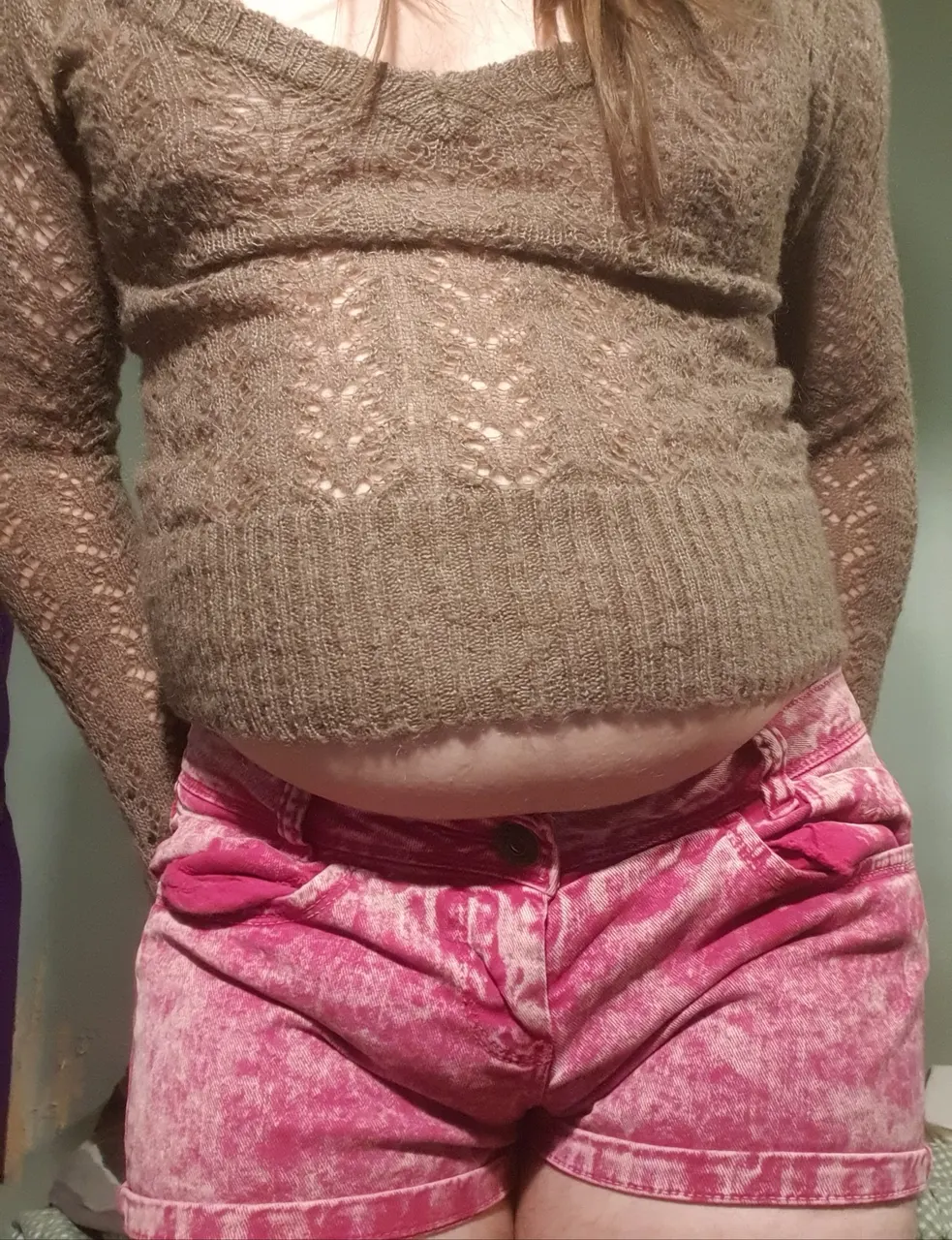 Sisyy in short shorts
