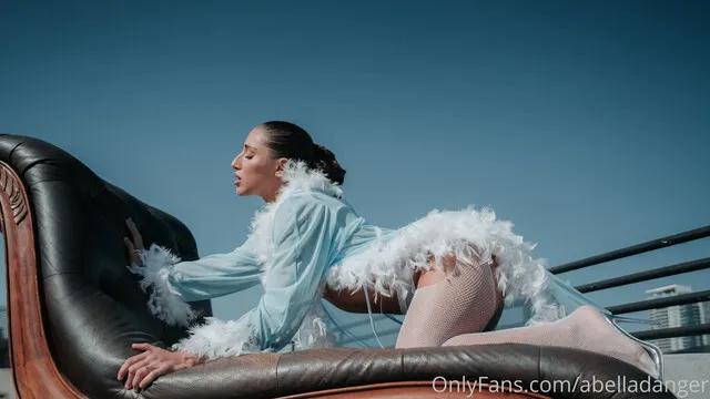 La caliente Abella Danger