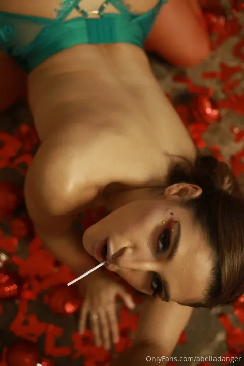 La caliente Abella Danger