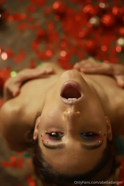 La caliente Abella Danger