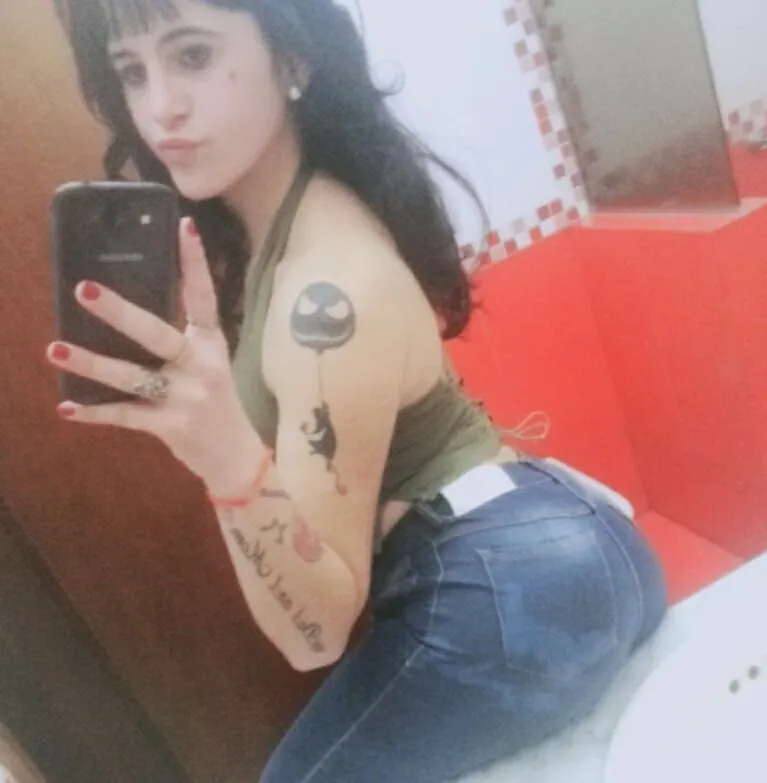 Uruguaya con tremendas tetas y culo