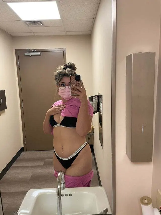 Sexy Chubby enfermera lolaj_1