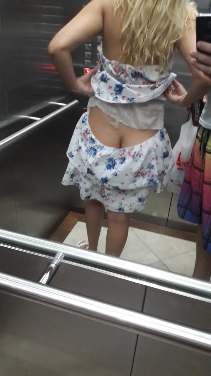 Camila Hotwife Puta Tetona de areolas Grandes