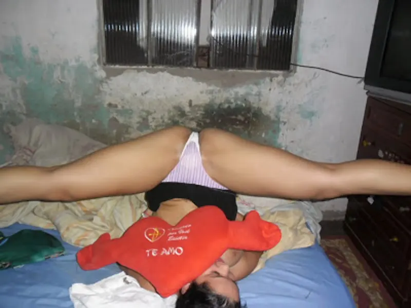 Una latina caliente con lindas tetas