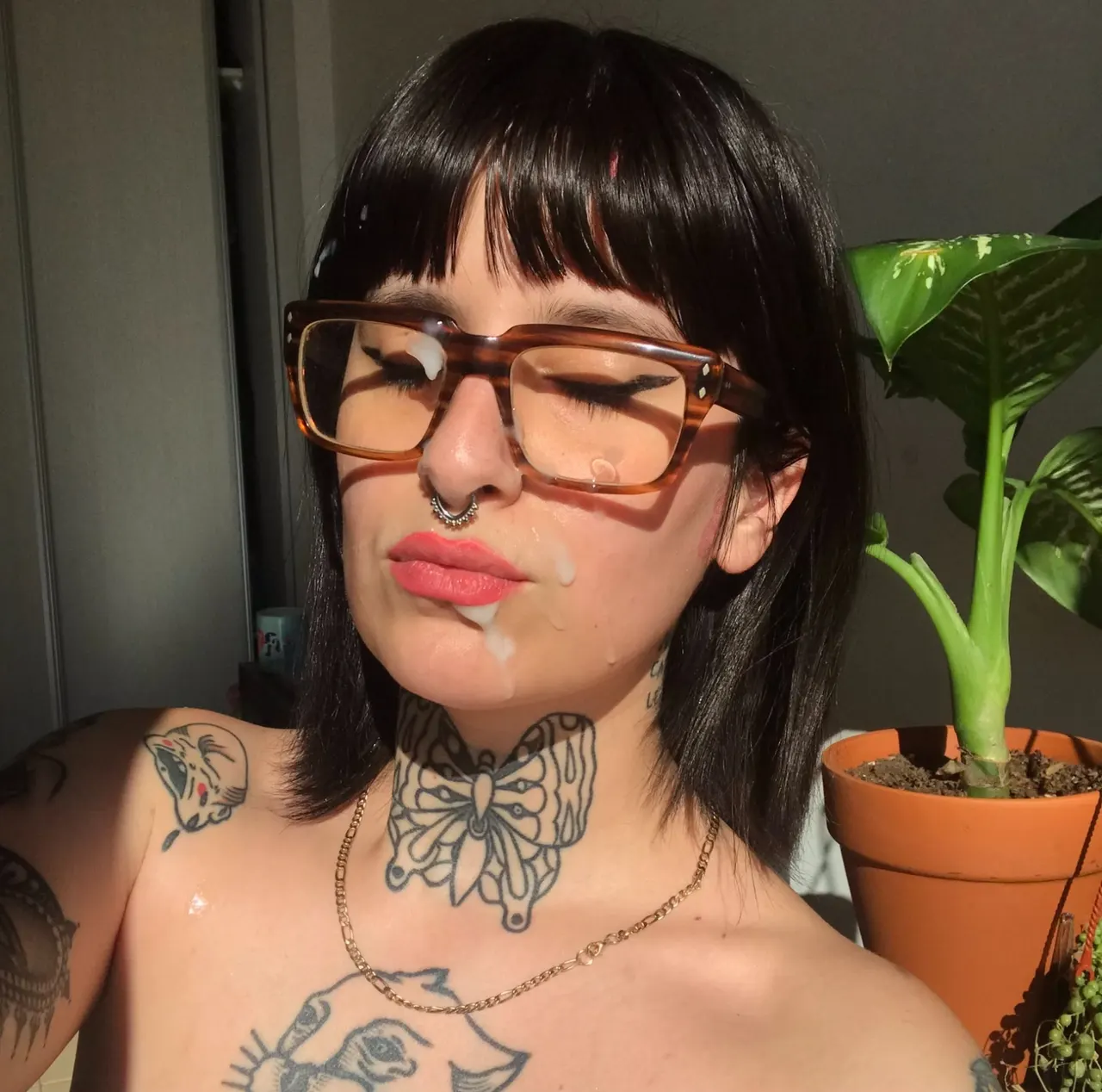 culona tatuada adicta a la chele