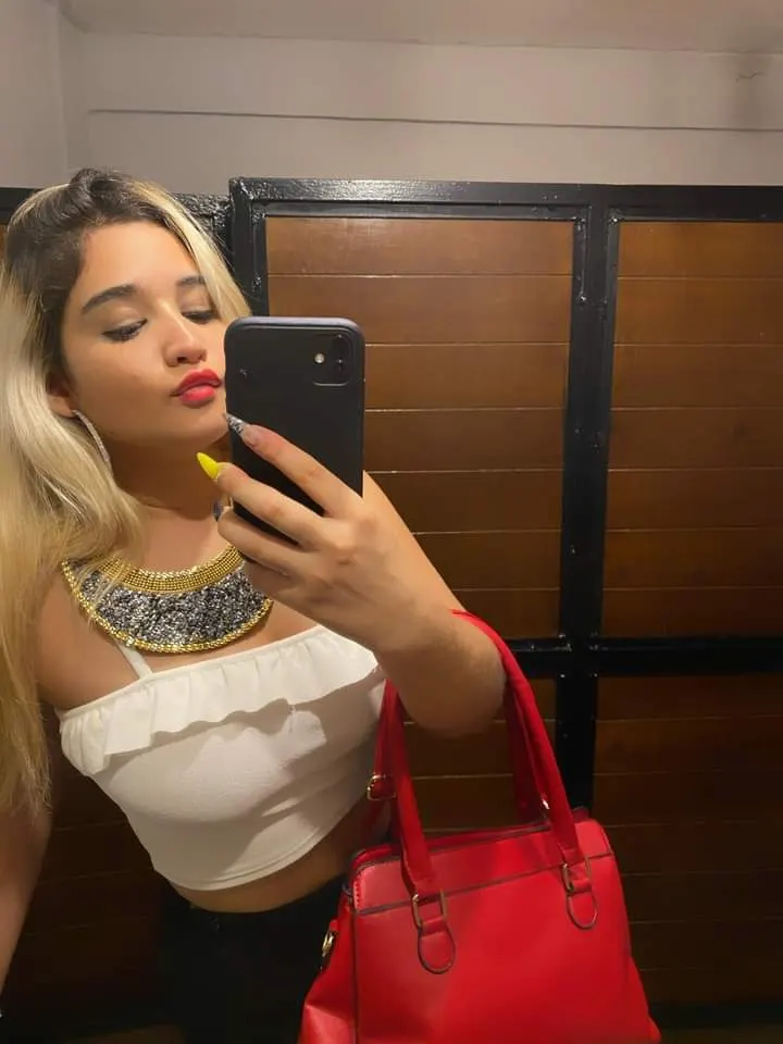 Puta hermosa de México con ganas de leche y de coger🍑