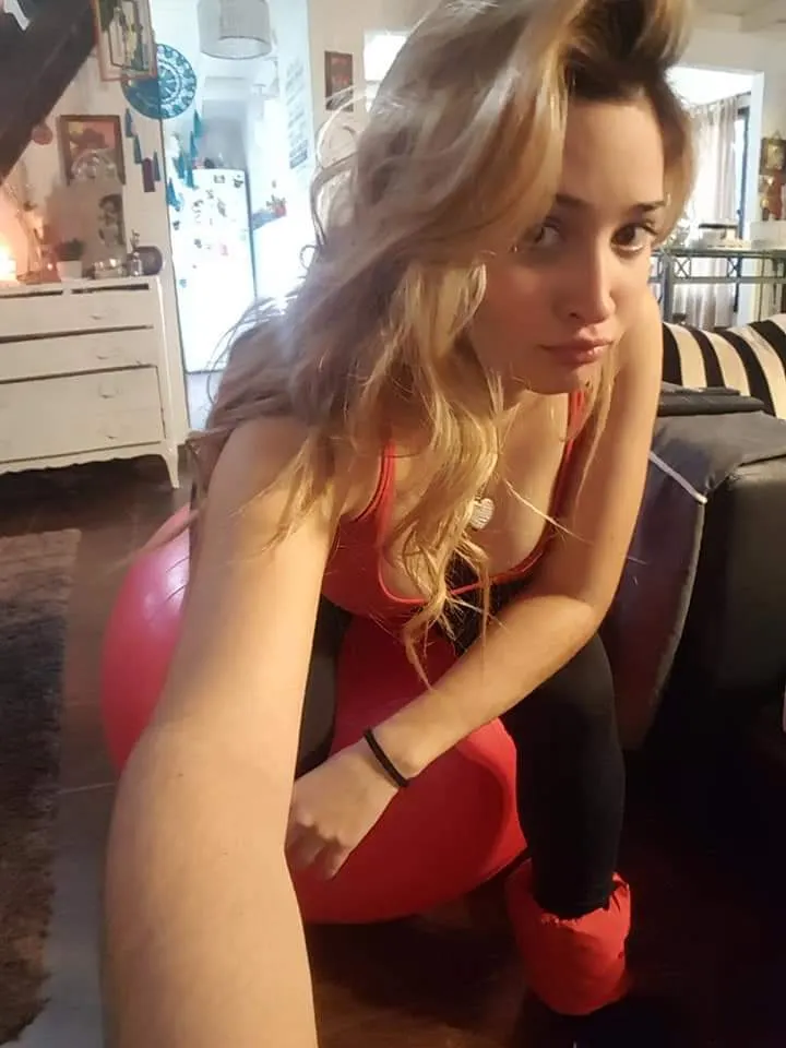 Puta hermosa de México con ganas de leche y de coger🍑