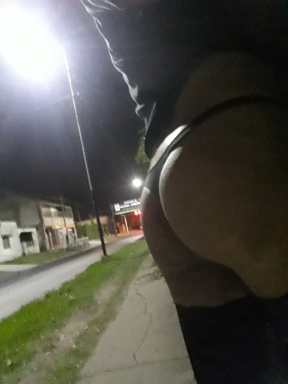 Anoche entangada buscando pija en la calle