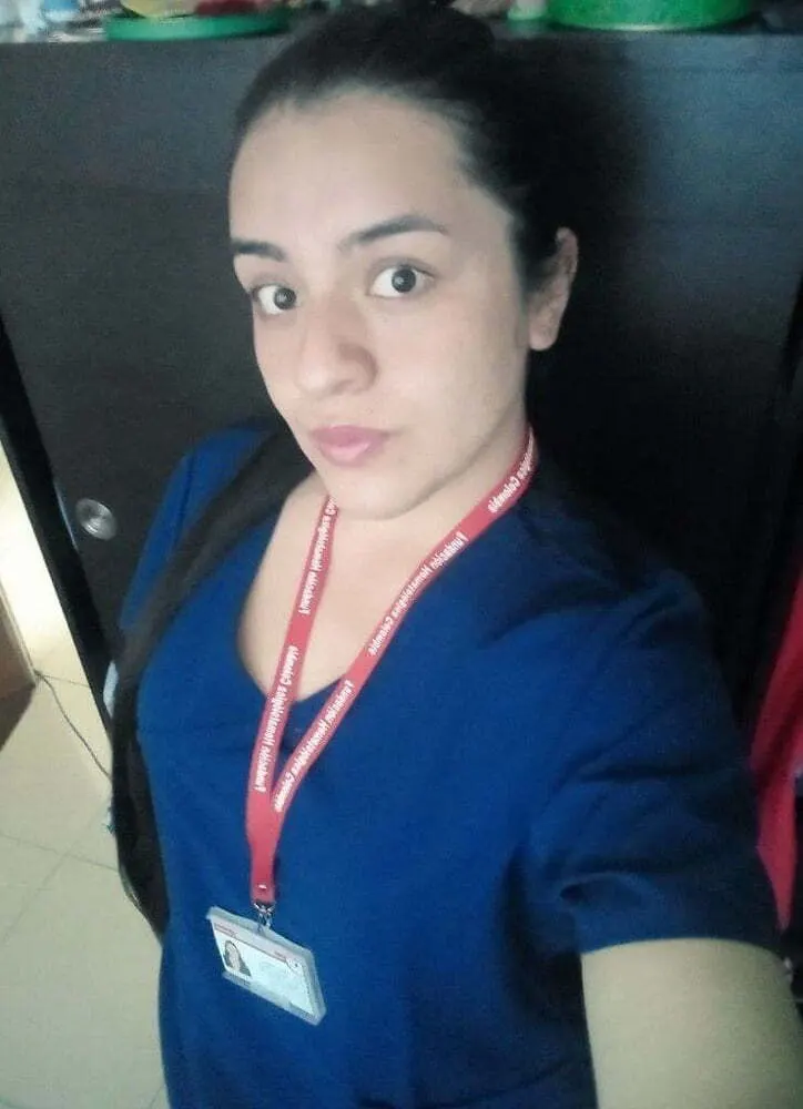 Enfermera cachonda me manda fotos
