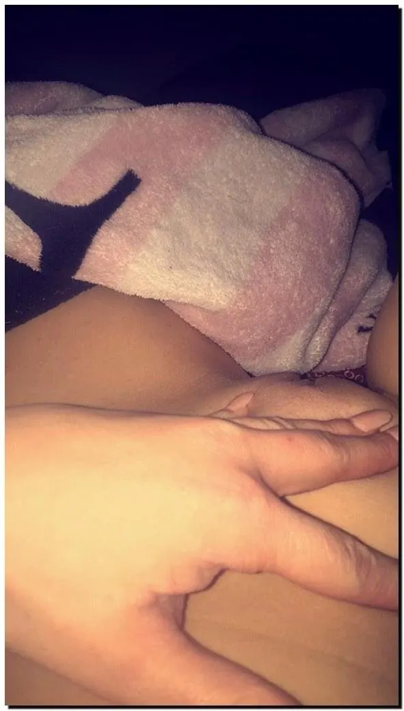 Mi prima cachonda de 19