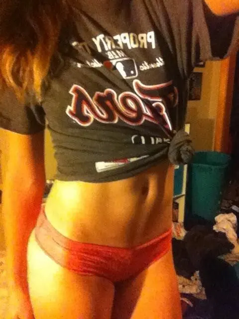 Hermosa flaca muestra su cuerpo por WhatsApp