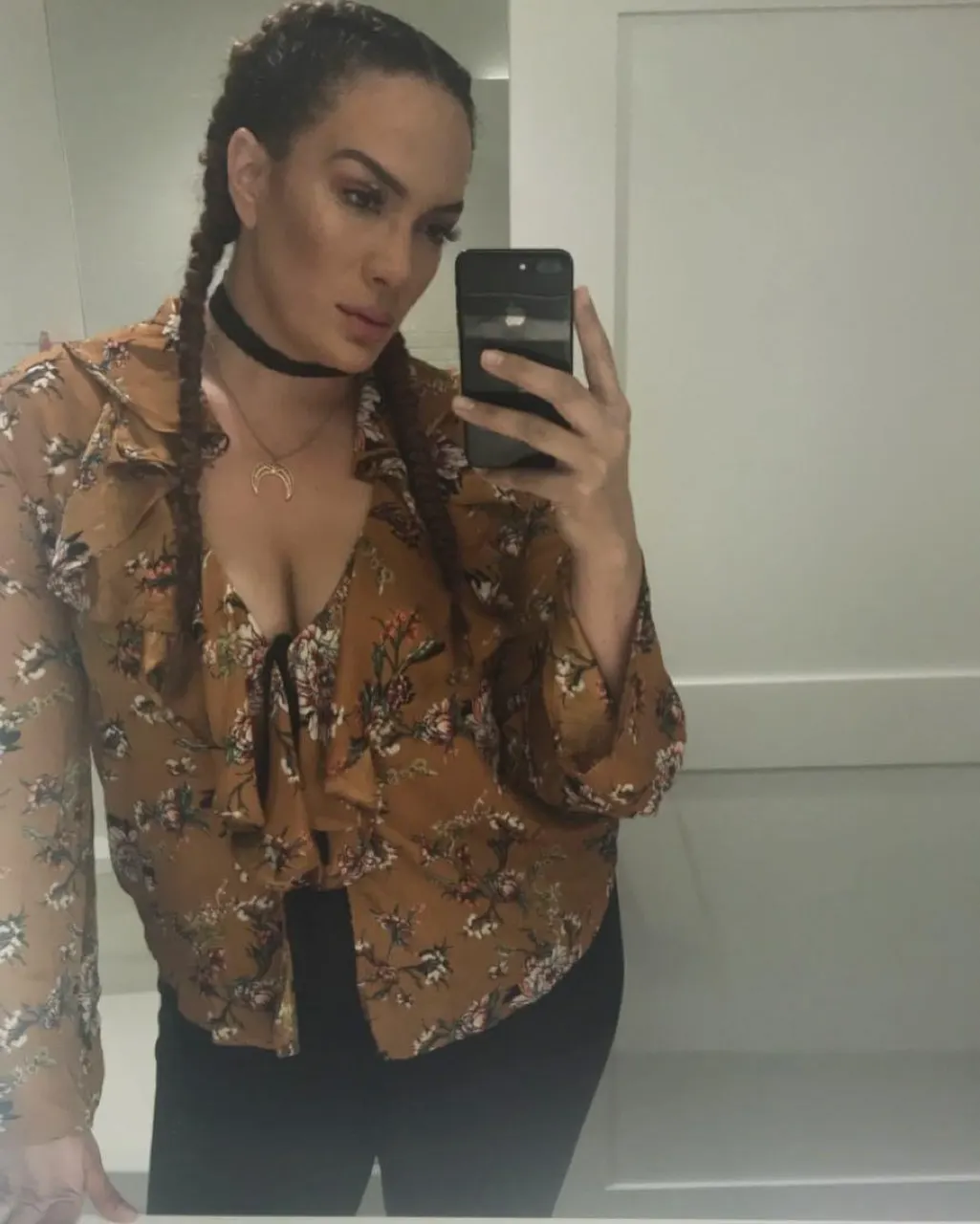 WWsEx: Nia Jax gordiputibuena