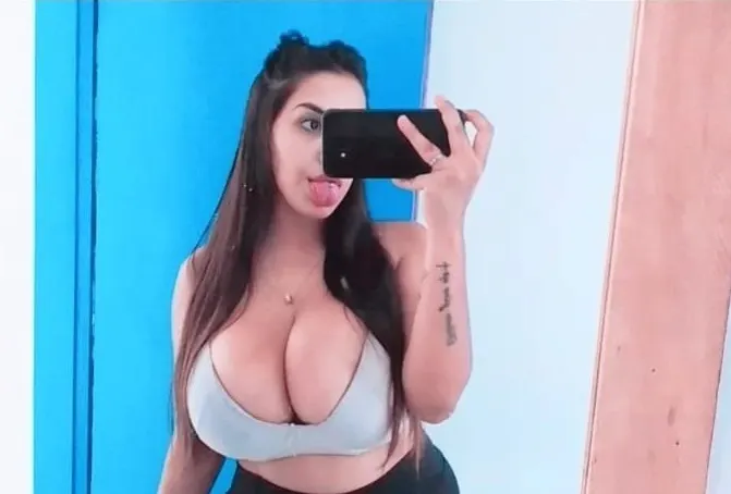 Mas teta que cuerpo :3