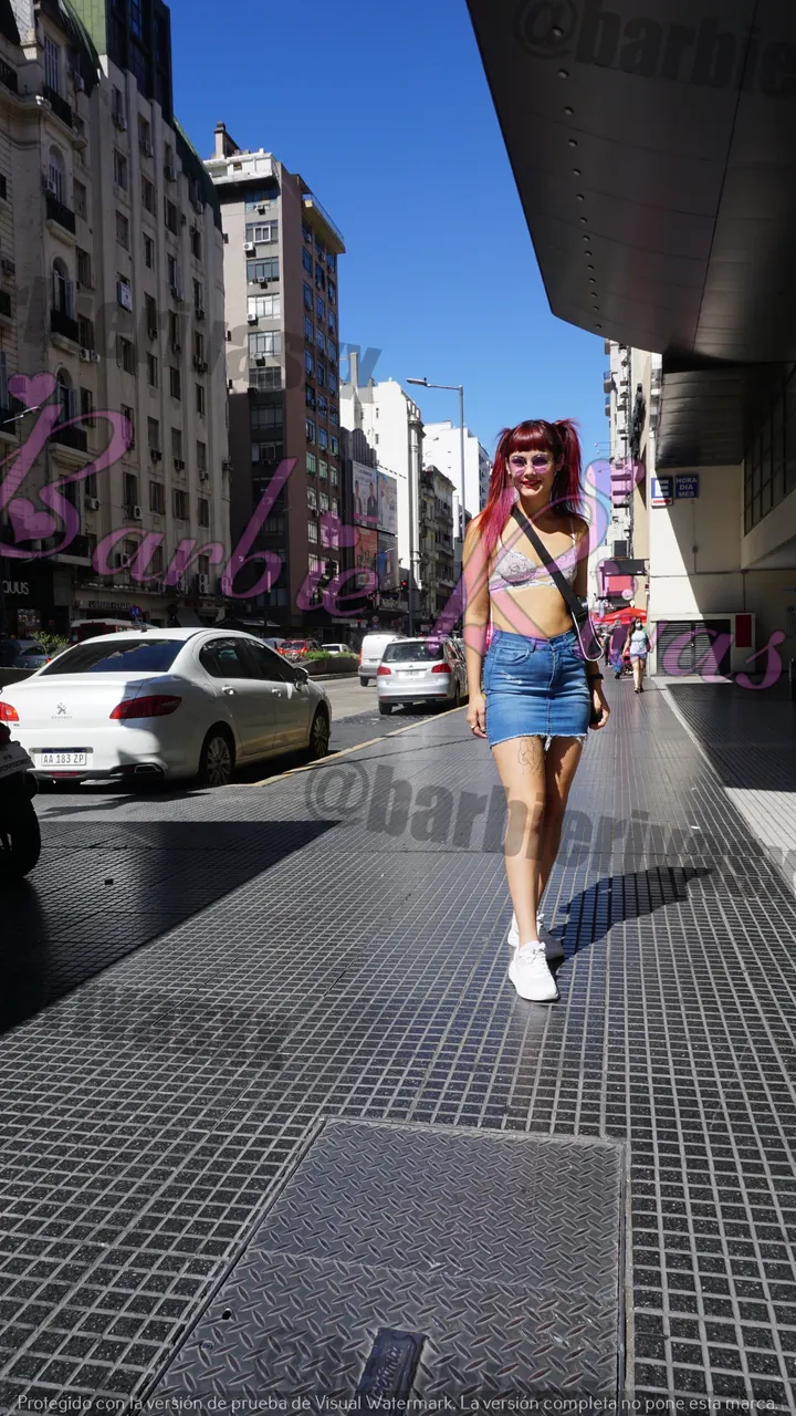 Paseando por Buenos Aires en tetas 2021