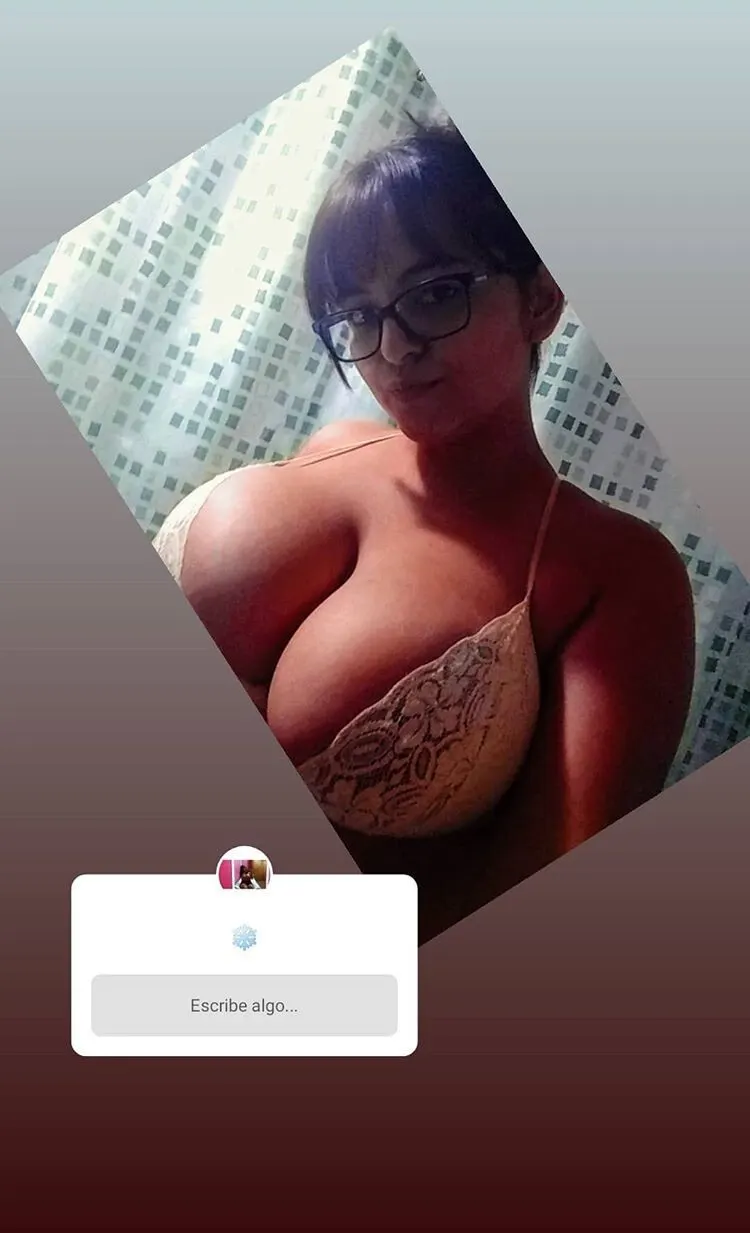 Agustina Bonomi tetona argentina