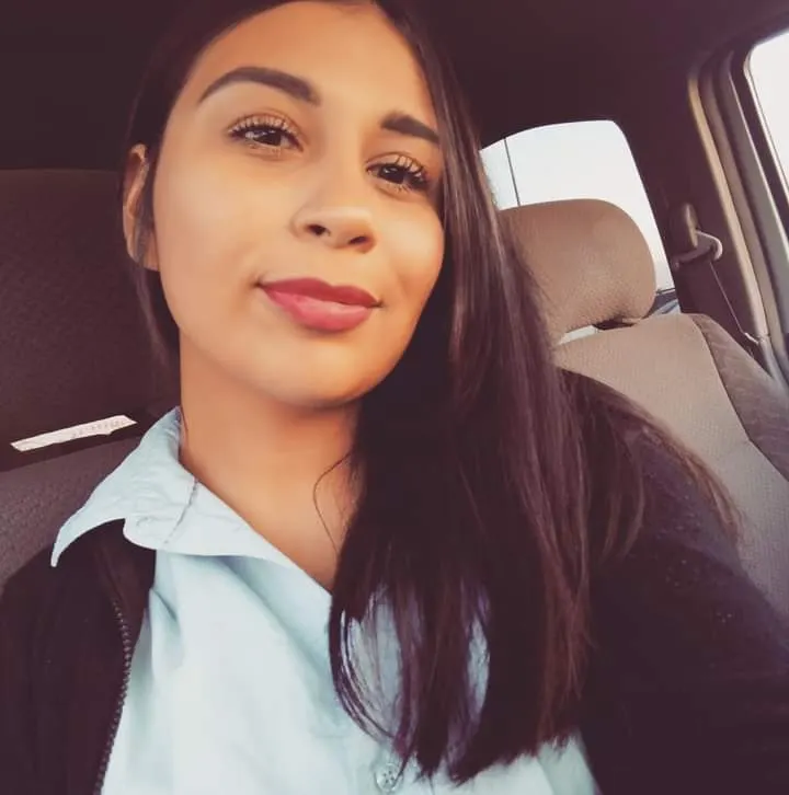 Alexandra, siéntate en mi cara ¡