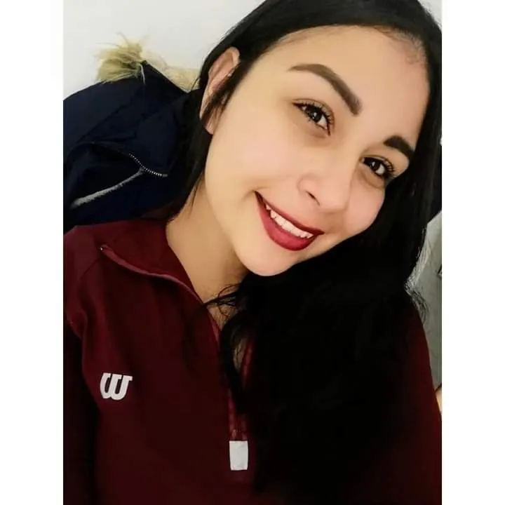 Alexandra, siéntate en mi cara ¡
