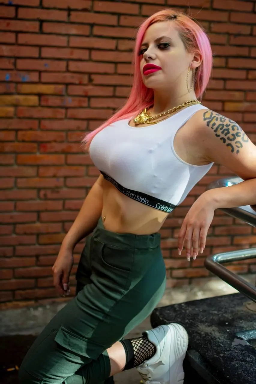 Bailarina , Modelo Y Promotora