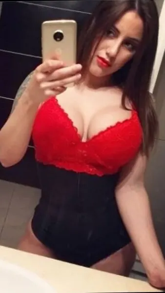 Chica mala con sed de leche