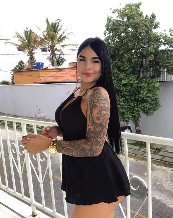 Morenita con un culo delicioso