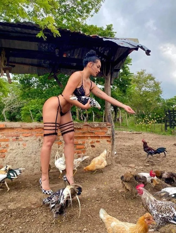 Sexxxy