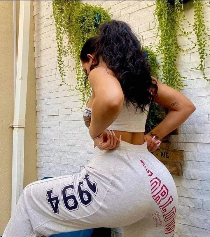 Sexxxy