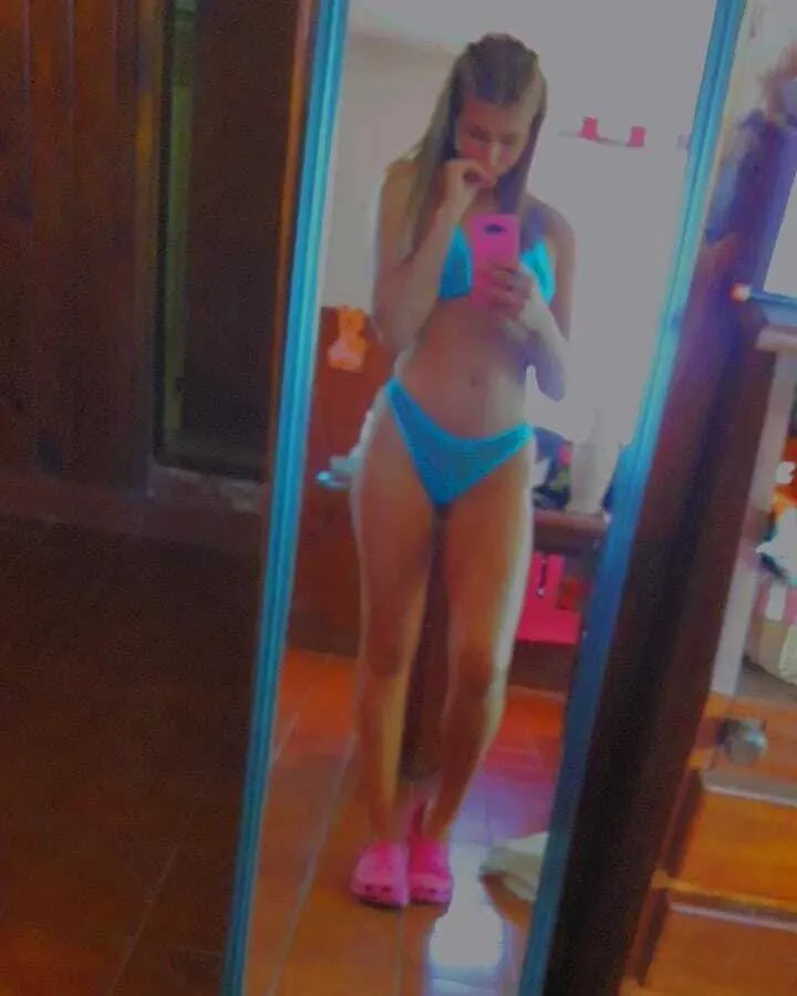 Que putita que sos karli, hermoso cuerpo tenes puta