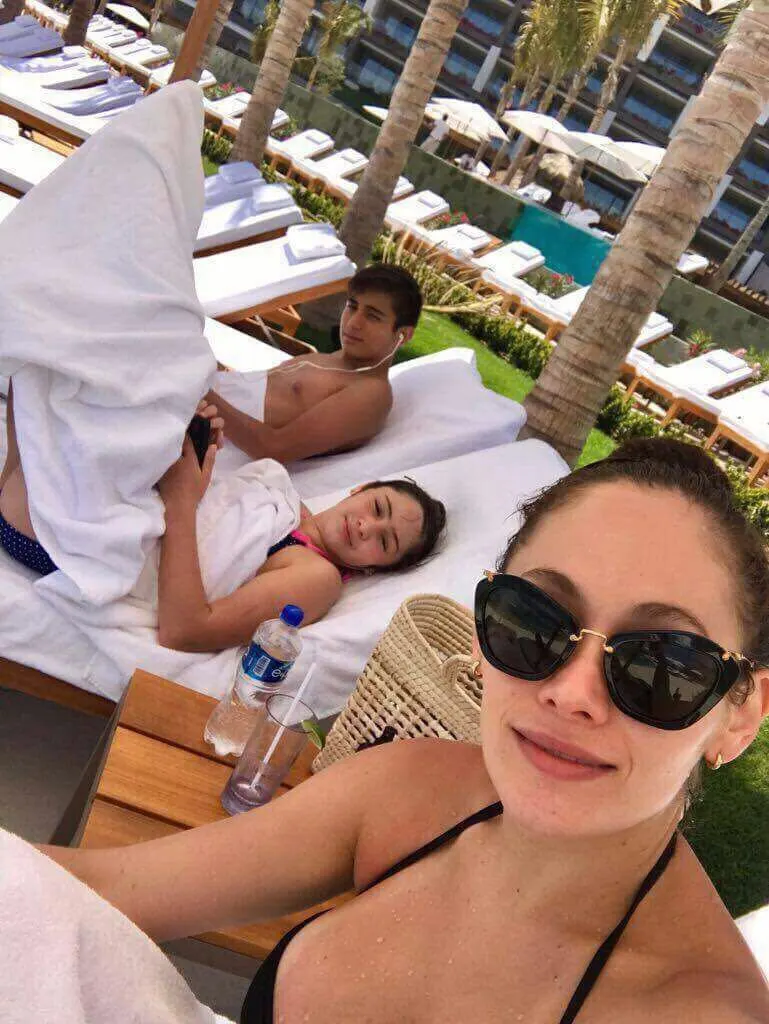 Milf pierde su teléfono y le sacan las fotos