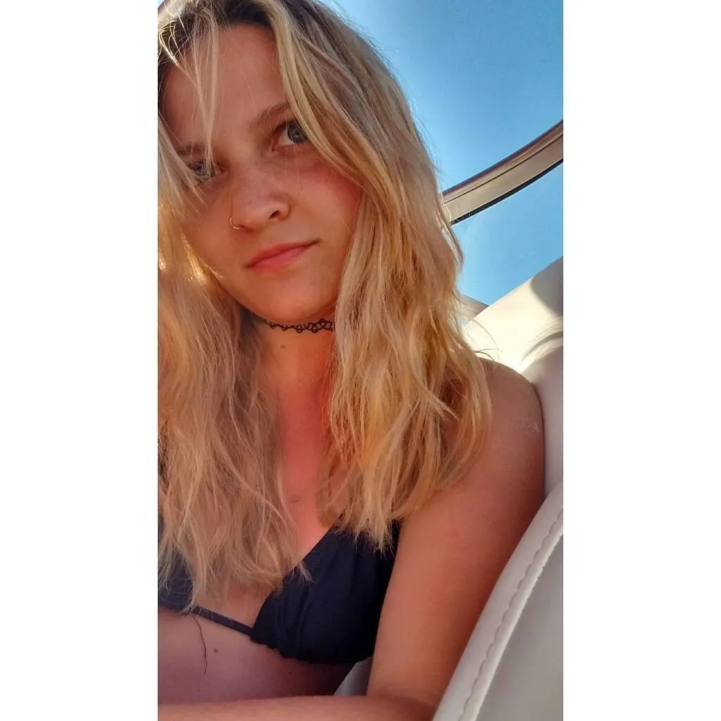 ¿que te parece esta rubia?