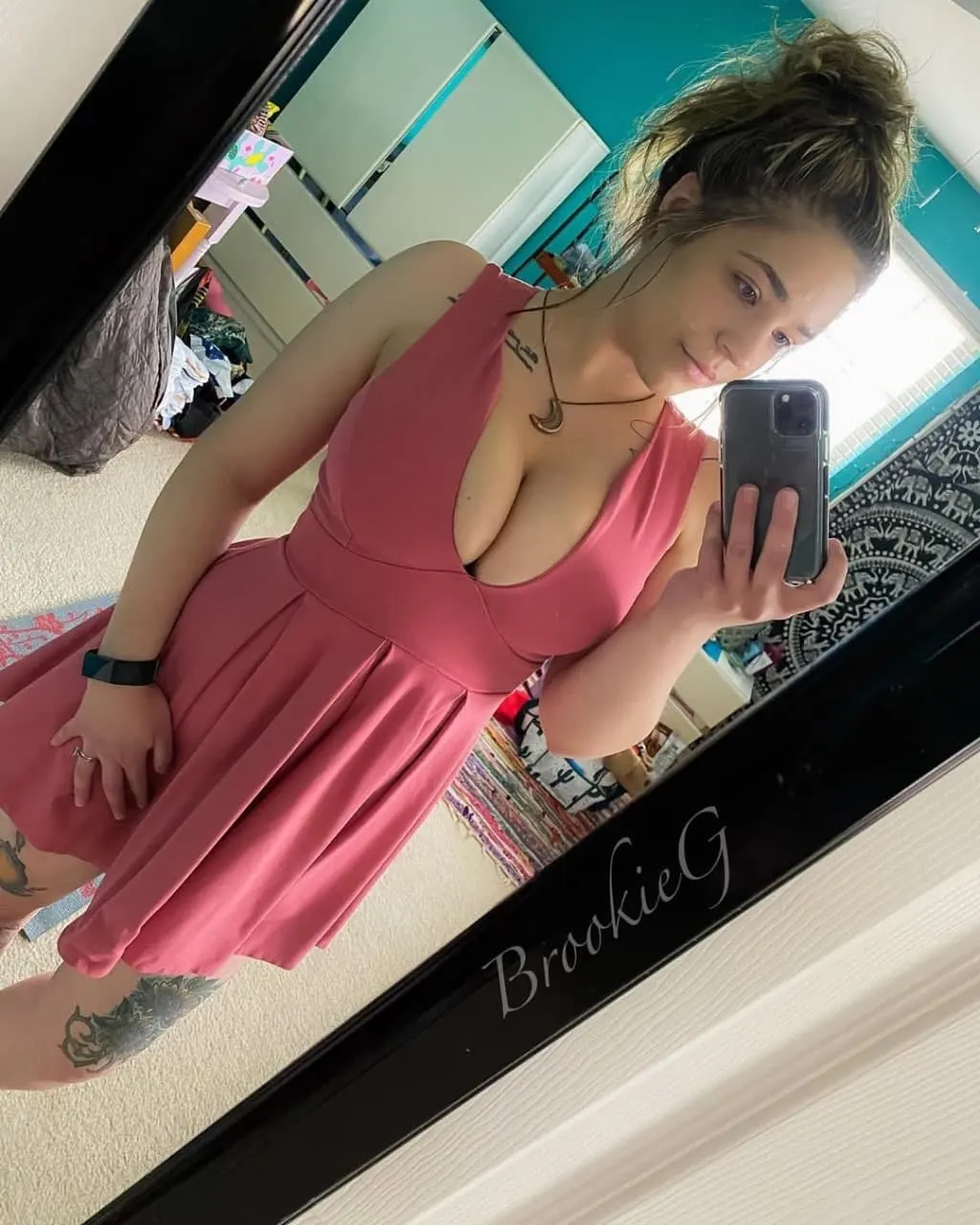Las riquisimas tetas de Busty Brookie (OF)