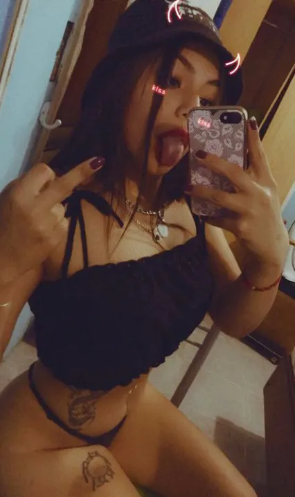 Un poco más de esta ricura🤤😈mami bastante putita🤤