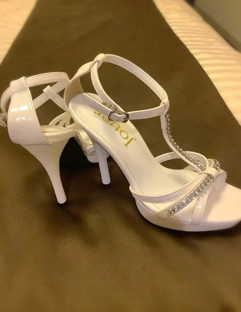 Sissy nos modela sus nuevas zapatillas